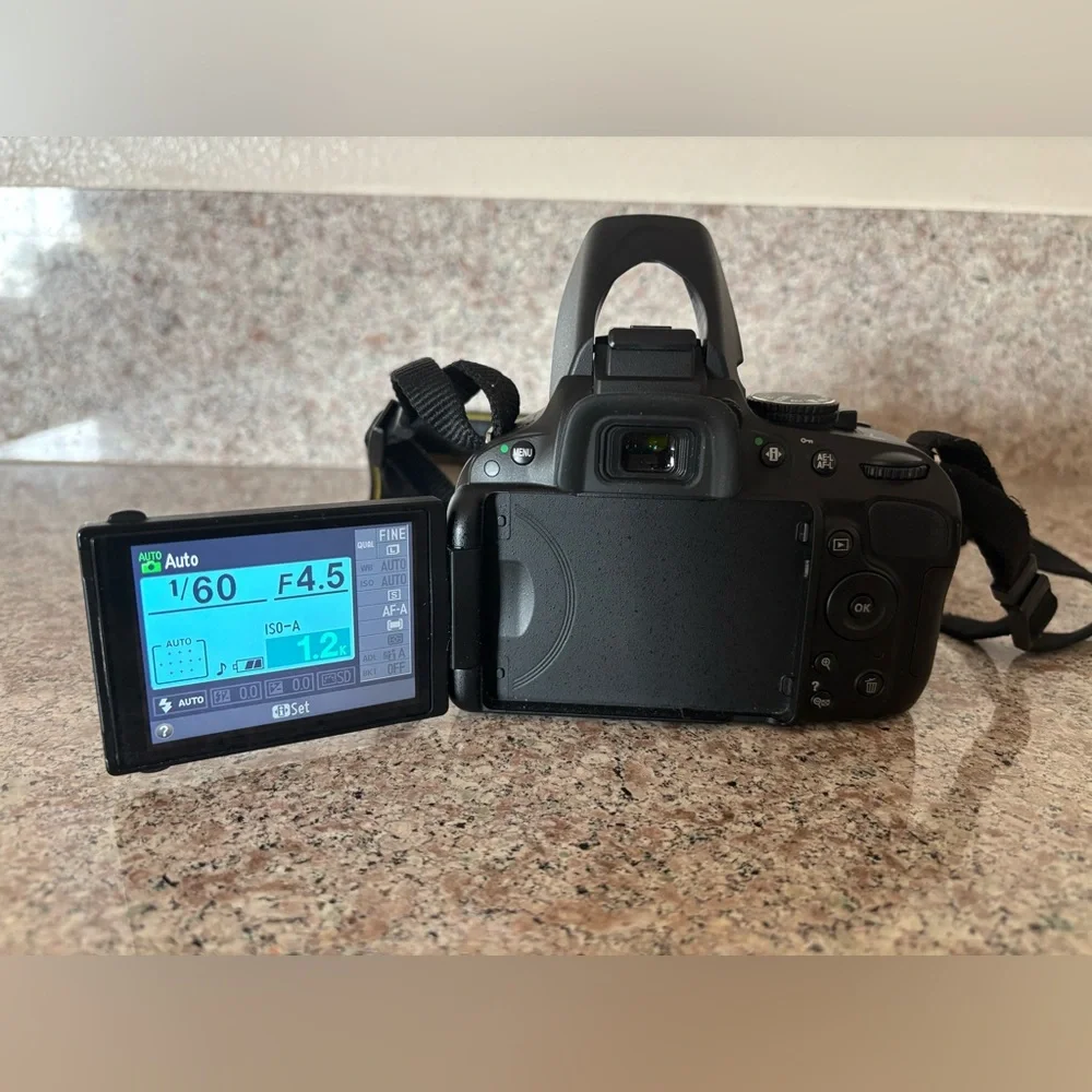 Nikon D5100 18 - 55 VR Kit